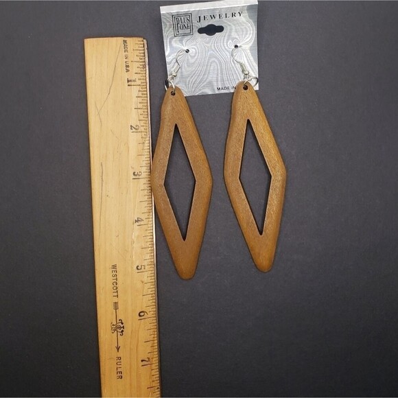 Brown wood diamond shape boho earrings long dangling earrings - Picture 3 of 3